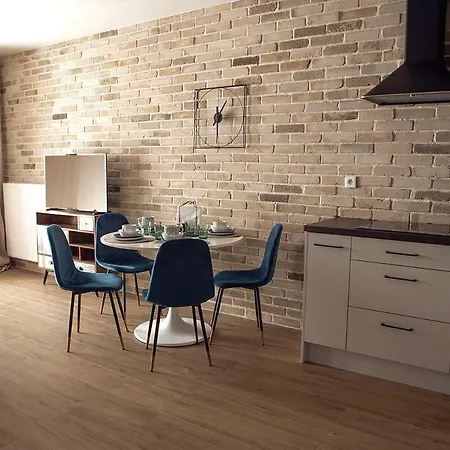 Concept One فندق *