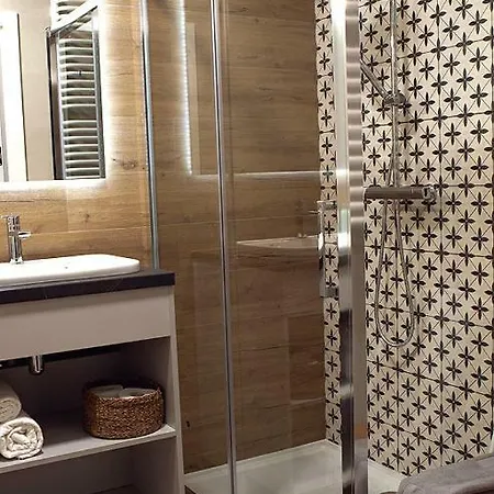 Hotell Concept One *